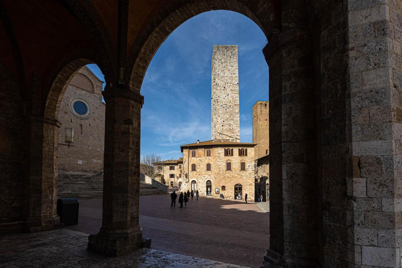 Torre Salvucci Maggiore Medieval Tower Experience San Gimignano Exterior photo